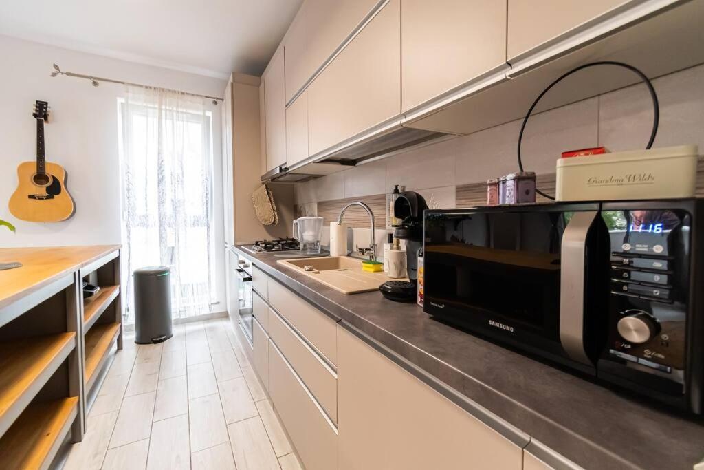 Arte - 2 Bedroom Apartment Near Coresi Mall With Free Parking Brașov Exterior foto