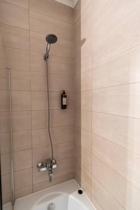 Arte - 2 Bedroom Apartment Near Coresi Mall With Free Parking Brașov Exterior foto