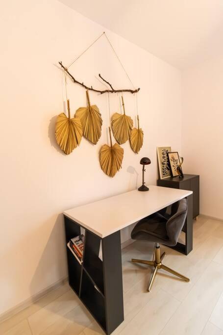 Arte - 2 Bedroom Apartment Near Coresi Mall With Free Parking Brașov Exterior foto